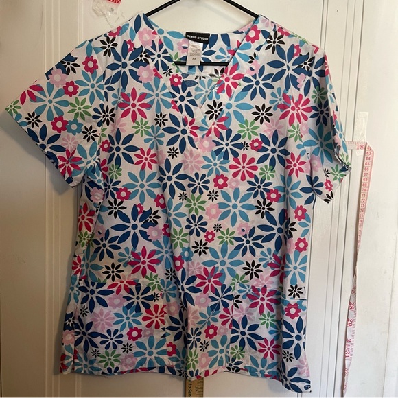 Scrub Studio. Medium - Picture 3 of 7